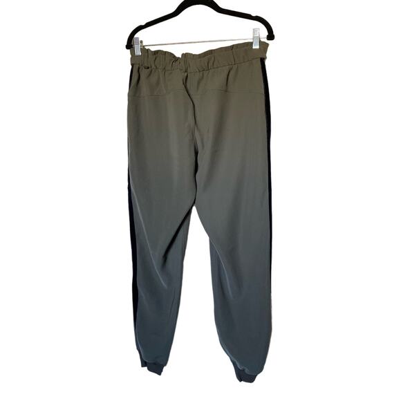 LULULEMON Special Edition‎ On the Fly Jogger *Velvet Trim* Dark Olive - Picture 6 of 12
